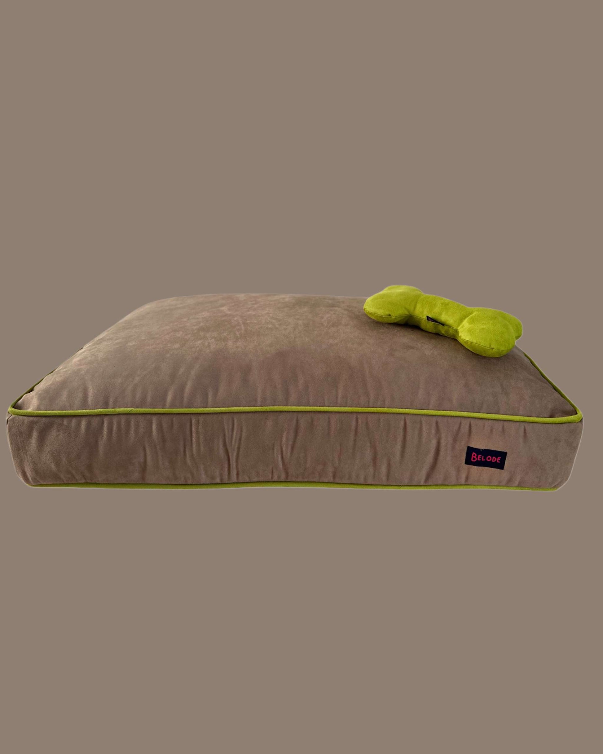 TAUPE DOG BED WITH GREEN EDGING