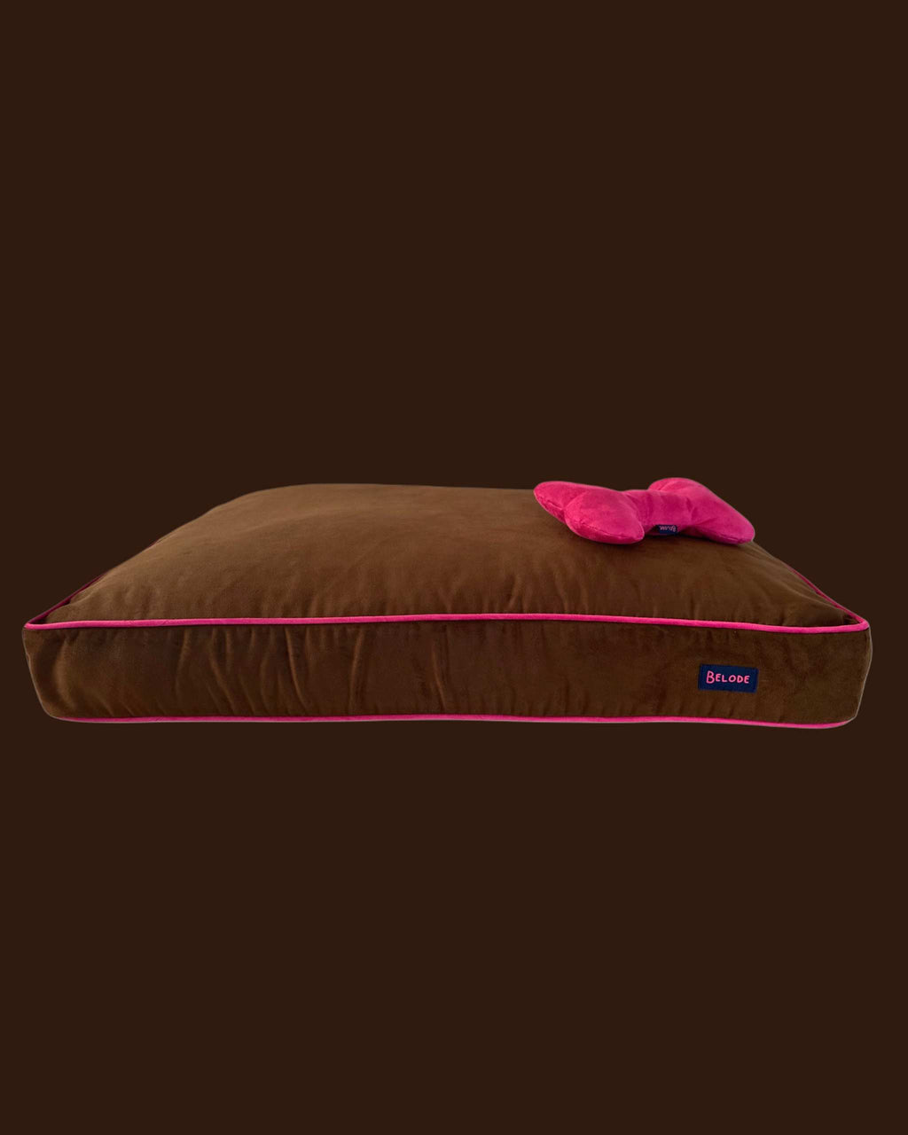 CHOCOLATE DOG BED WITH PINK EDGING