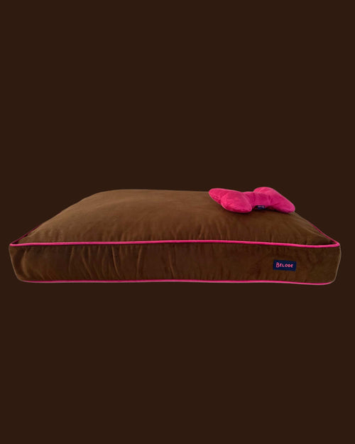 CHOCOLATE DOG BED WITH PINK EDGING