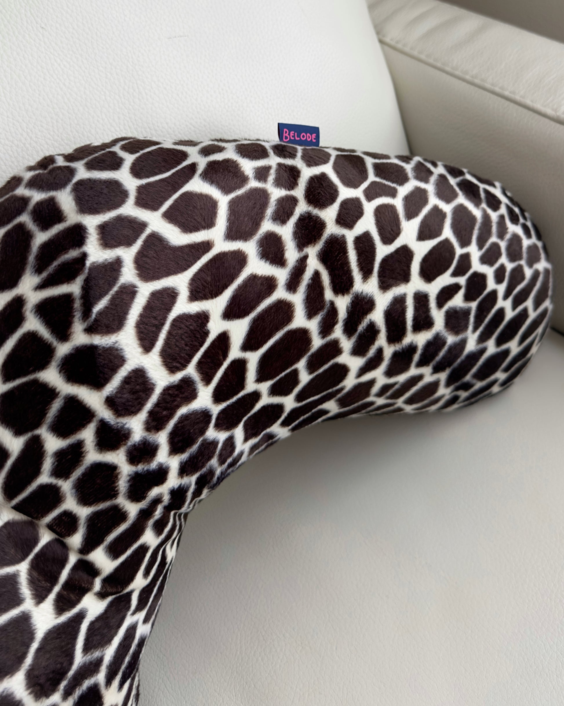 GIRAFFE CURL PILLOW