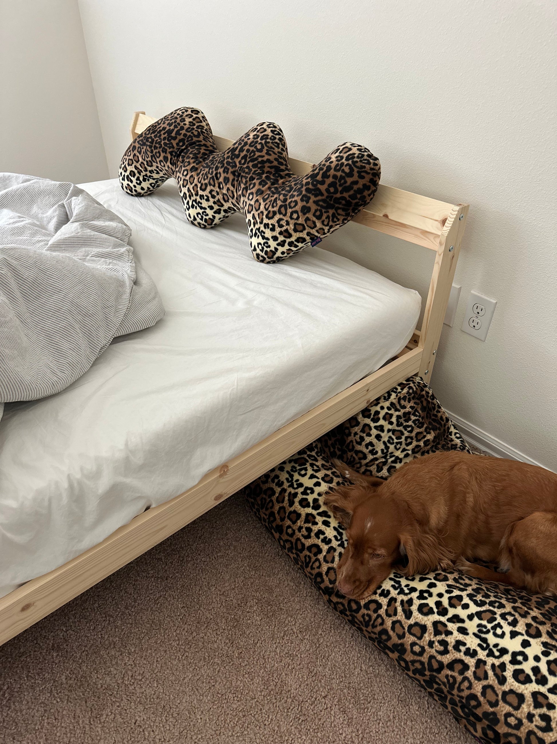LEOPARD CURL PILLOW