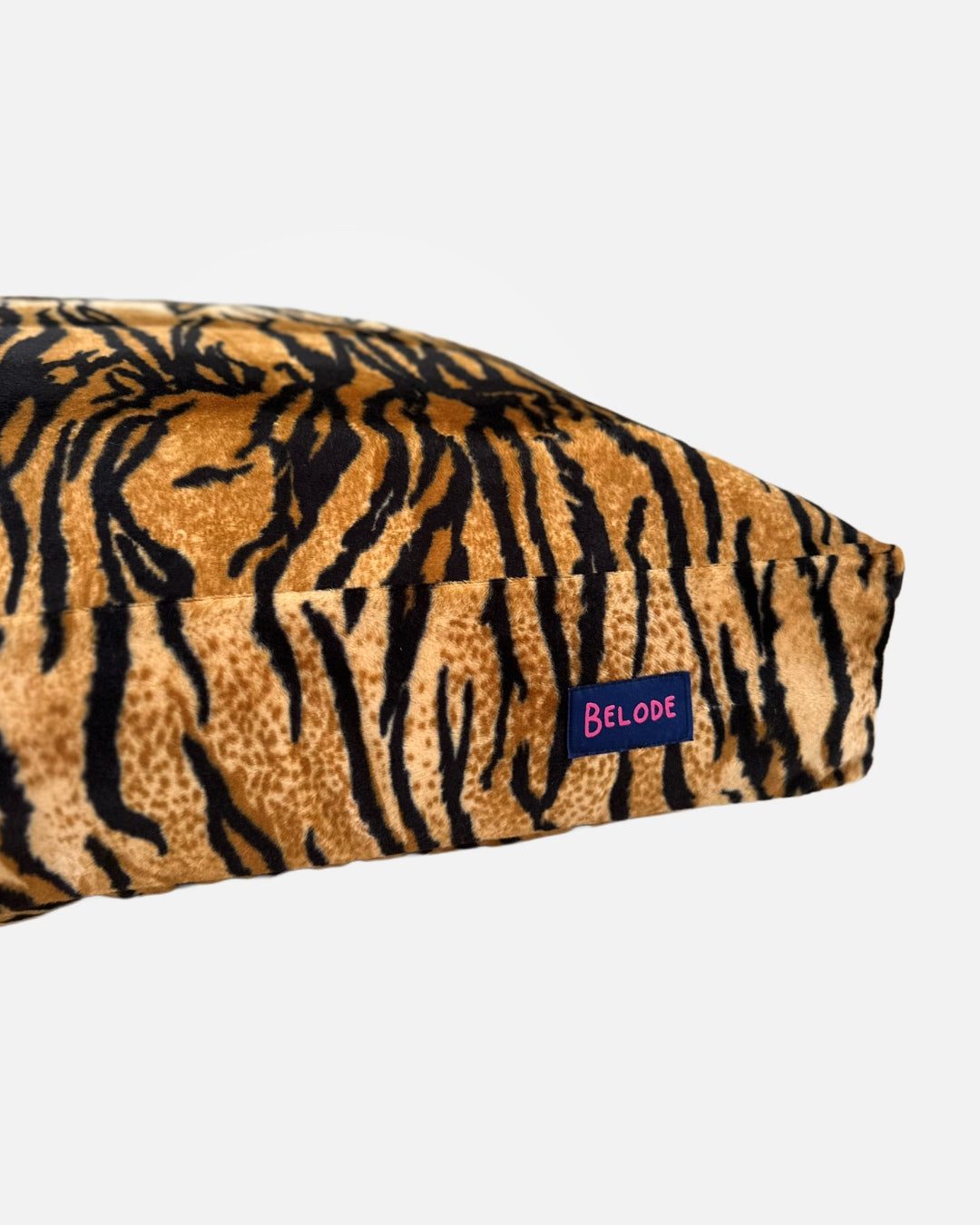 TIGER DOG BED RUST/BLACK