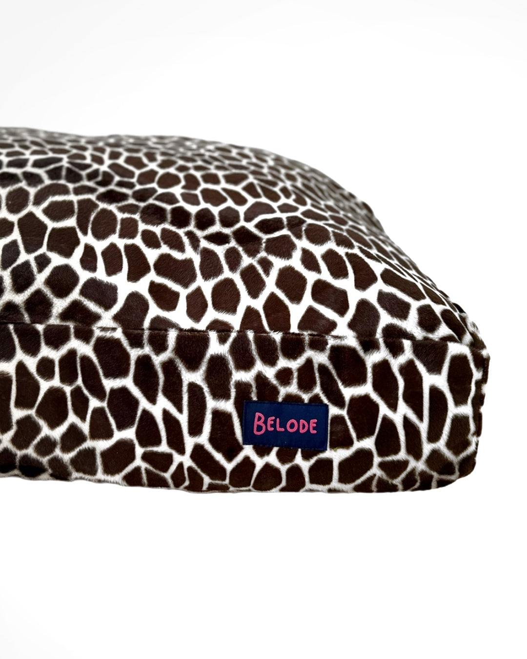 GIRAFFE DOG BED BROWN/WHITE