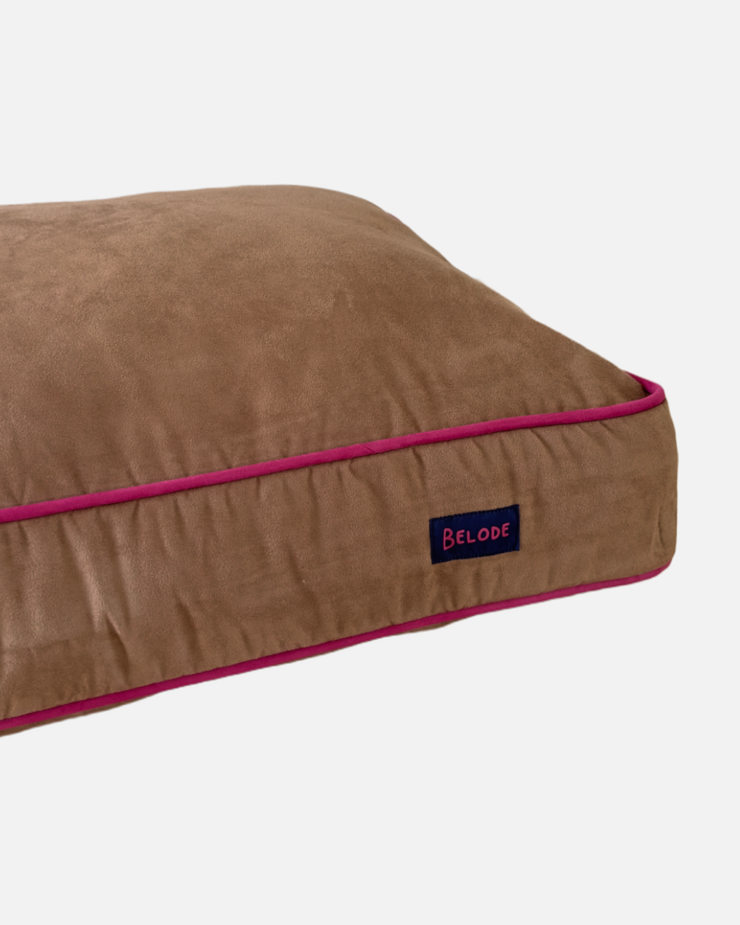 MOCHA MOUSSE DOG BED WITH PINK EDGING